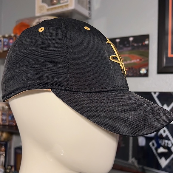 Houston Rockets, gold Adidas hat size says fits most in great shape - Picture 4 of 9